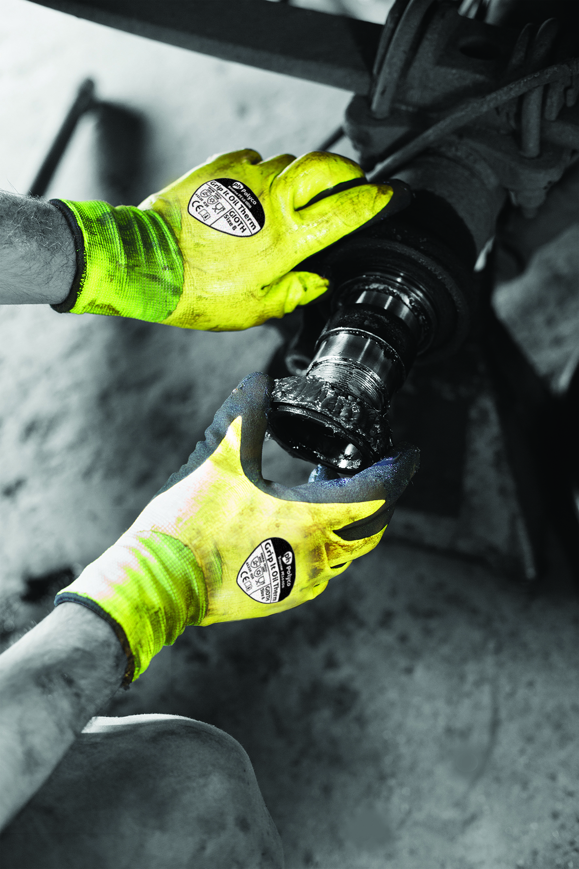Polyco Grip-it Oil Therm Double Dip Nitrile Glove - Image 2
